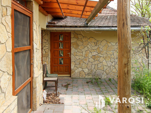 Tágas családi othon számtalan lehetőséggel Zsámbékon