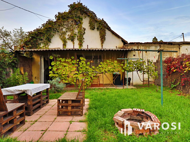 Belvároshoz közeli házrész, saját udvarral, kicsi rezsivel!