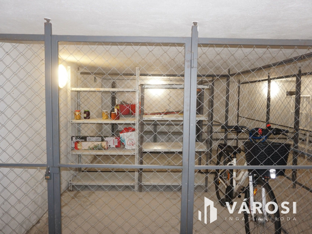 A város szívében 4 db tároló eladó