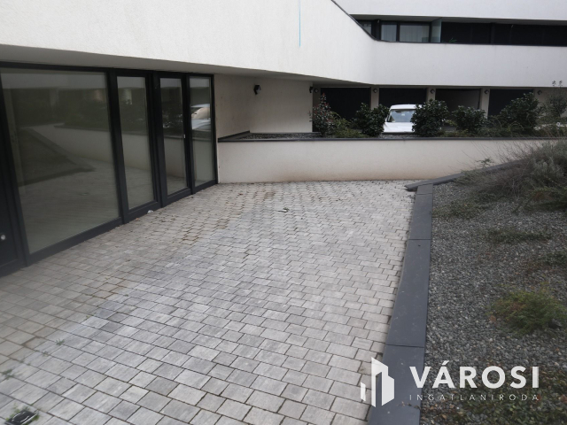 Új építésű belvárosi lakás nagy terasszal! 2.