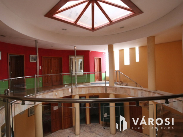 Befektetésre alkalmas irodaház eladó!