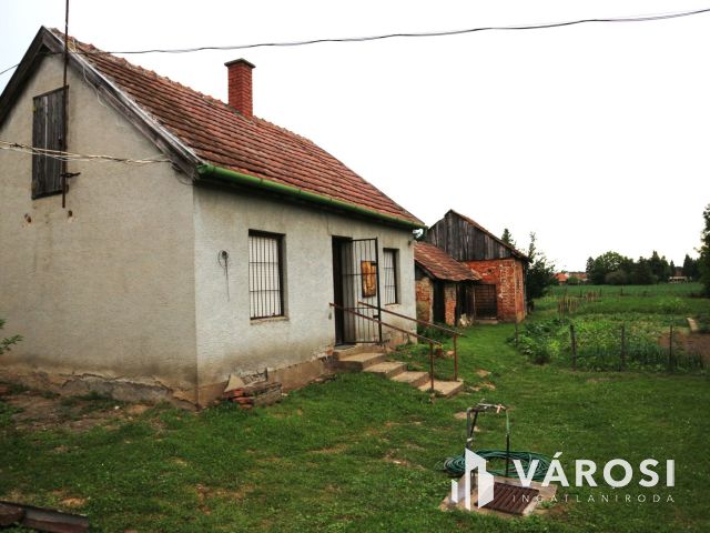 Hegyhátszentpéter gazdálkodásra és lakhatásra alkalmas eladó