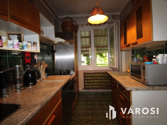 Két generációs négyszintes családi ház Jaminában