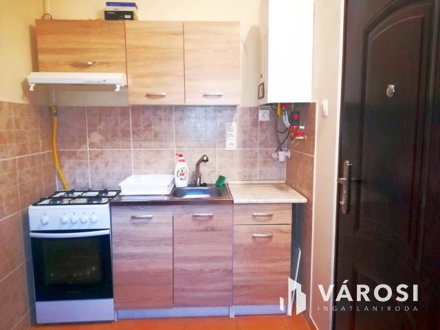 Családi ház + 3 apartman egyben kedvelt környéken!