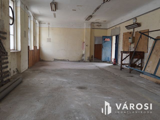 Jó adottságú eladó telephely Gyékényesen!