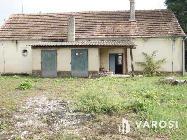 Jó adottságú eladó telephely Gyékényesen!