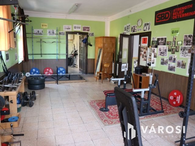 Rábagyarmat,volt presszó,cs.háznak,vagy üzletnek eladó