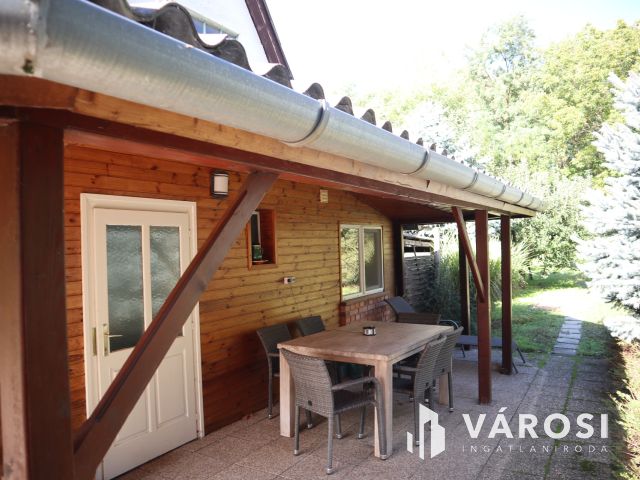 Szatymazi családi ház erdővel!