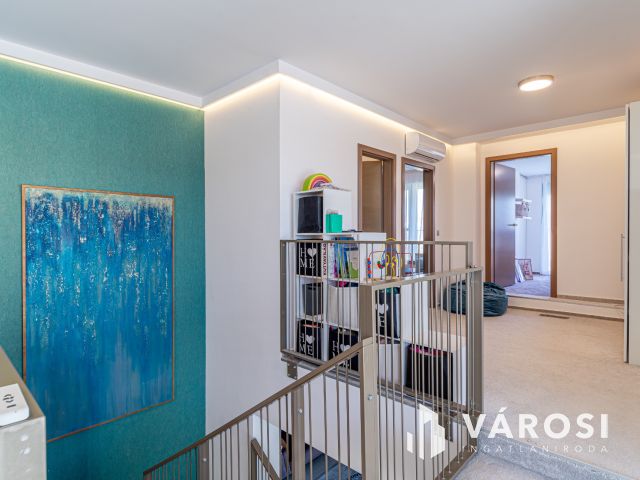 Prémium családi ház medencével Újszegeden!