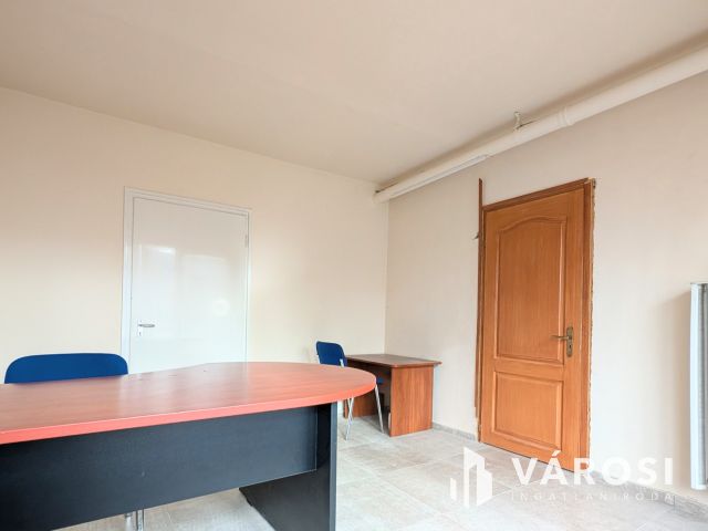 Belvárosi iroda, üzlethelyiség eladó Békéscsabán!