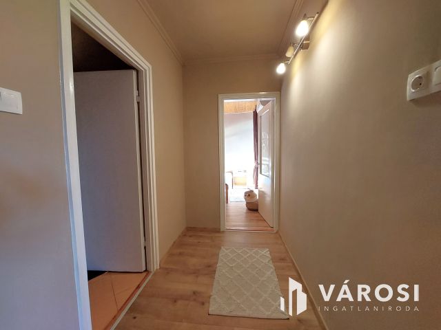 Felújított 4szobás családi ház,mellette kiadható ingatlannal