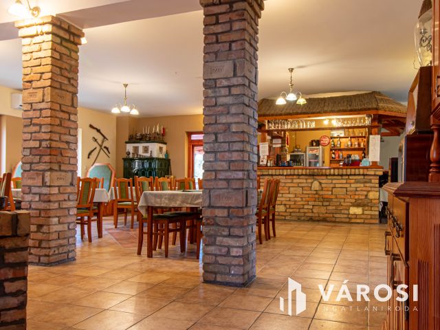 Kiemelkedő befektetési lehetőség Páty központjában!