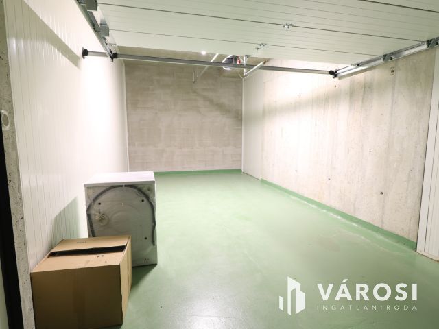 Cédrusban , teremgarázs kiadó!