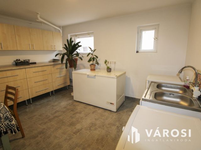 Kényelmes és praktikus: két szintes családi ház eladó