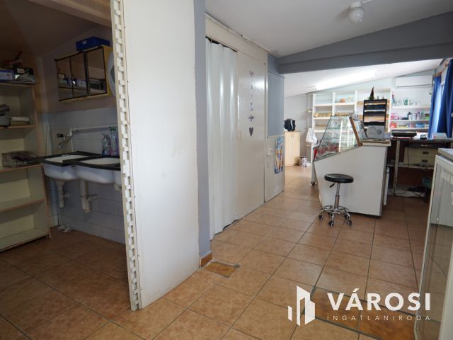 Eladó kis üzlethelység, számos lehetőséggel!