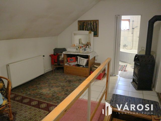 Táplánszentkereszt,2generációs,5szoba,családi h. eladó.