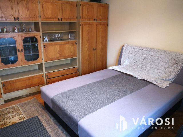 Táplánszentkereszt,2generációs,5szoba,családi h. eladó.