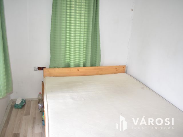 Városerdei felújított, téliesített nyaraló!