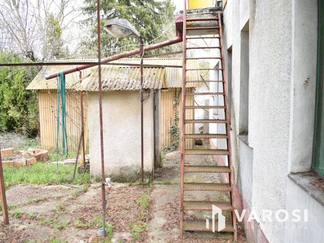 Városerdei felújított, téliesített nyaraló!