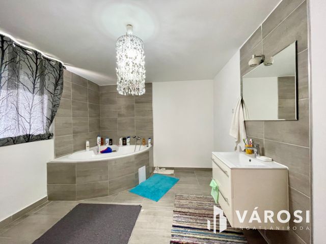 A lehetőségek háza a Balaton közelében!