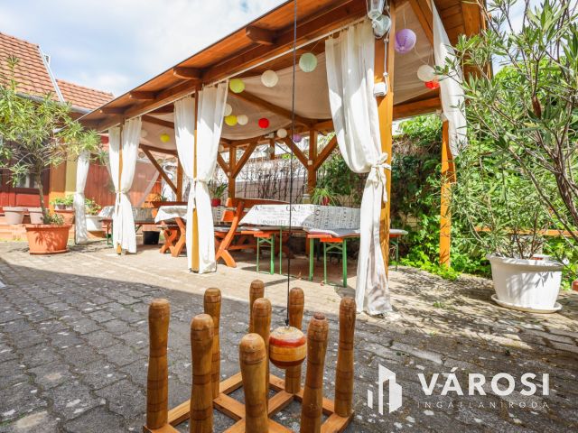 Újszerű, 10 egységből álló apartmanház a Vár tövében