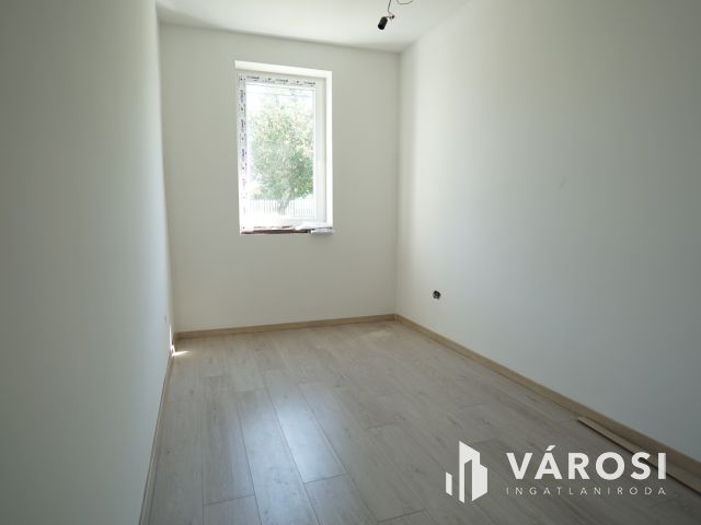 Csurgón, modern belső elosztású, felújított családi ház!