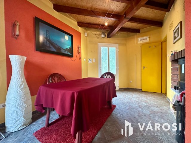 Erdei környezetben, vendégháznak alkalmas komplexum eladó!