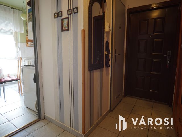 Marcali belvárosában, de még is csendes utcában eladó lakás!