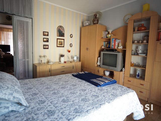 Marcali belvárosában, de még is csendes utcában eladó lakás!