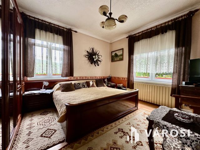 Karancsalja legjobb utcájában, 3 szintes családi ház eladó!