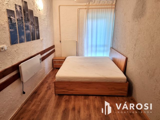 Toszkán hangulatú VíZPARTI HÁZ fürdőövezetben, napelemekkel