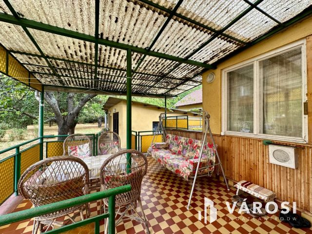 Kiváló adottságú, 3 szobás ikerház eladó!