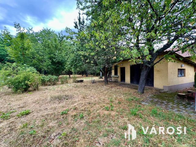 Kiváló adottságú, 3 szobás ikerház eladó!