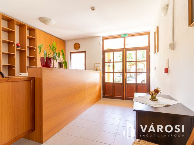 Eladó panzió saját parkolóval, nagy kerttel Bogácson!