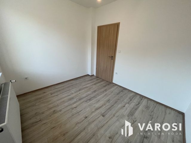 Debrecen mellett, 3 szoba nappalis kulcsrakész ház!