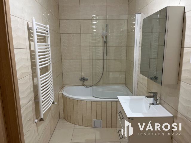 Debrecen mellett, 3 szoba nappalis kulcsrakész ház!