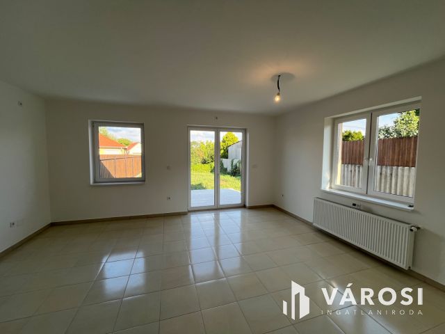 Debrecen mellett, 3 szoba nappalis kulcsrakész ház!