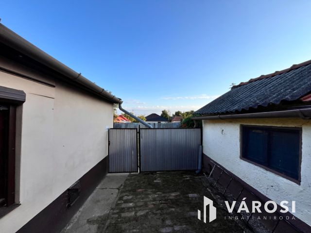 Felújított ház két lakrésszel – szabadság vagy befektetés