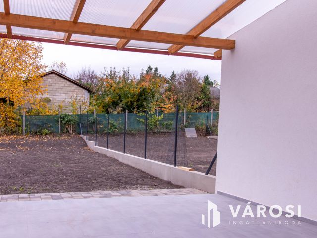 Új Építésű, A+++ Energiabesorolású Ikerház Fél Zsámbékon