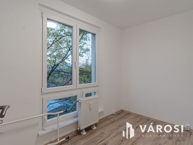 Magaslesen Újrokuson