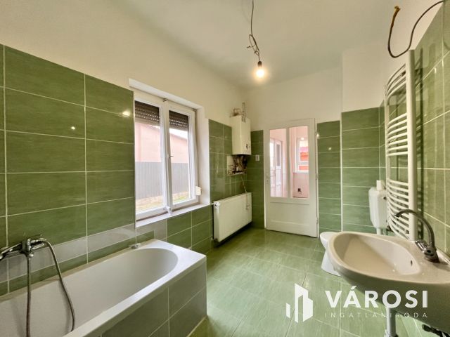 Felújított ház két lakrésszel – szabadság vagy befektetés