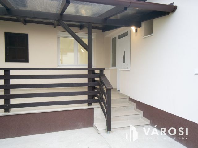 Azonnal költözhető 4 szobás felújított ház a központban