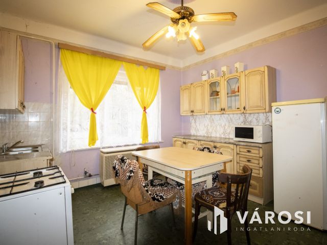 Tégla családi ház Nagybánhegyesen