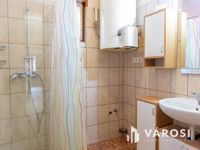 Jó állapotú 3 szobás családi ház Dobozon