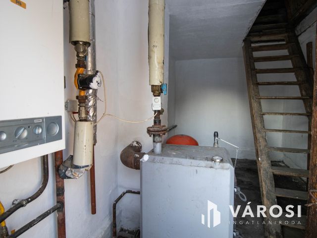 Lehetőségekkel teli ház Eladó Győrladaméron ideális telekkel