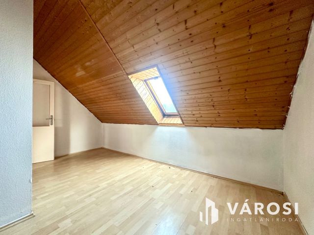 Frigyes krt.-on felújítandó ikerház eladó!