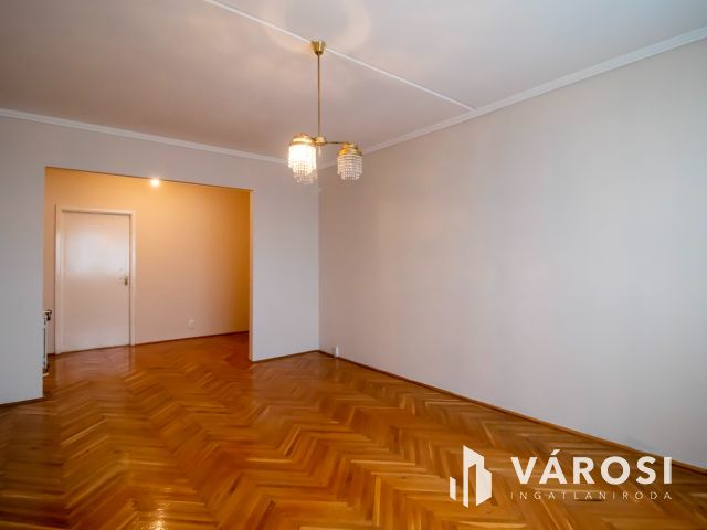 Belvárosi, jó helyen levő nagy lakás