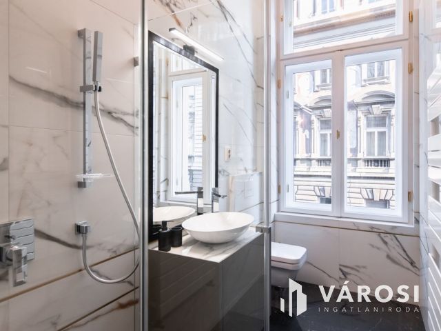 Kiadó Luxuslakás Újlipótvárosban a Vígszínház mellett