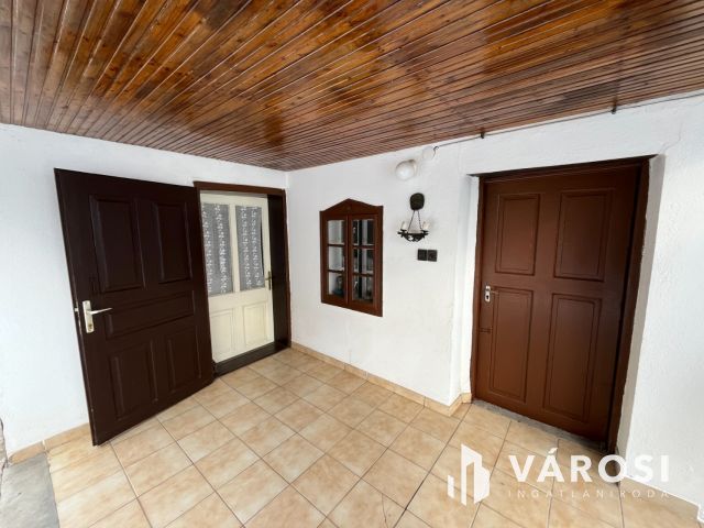 Figyelem! Tiszafüreden Nagyon Szép Parasztház Eladó!