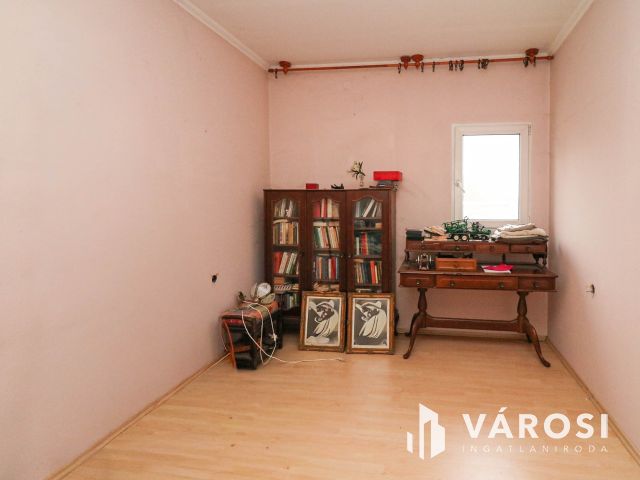 Kétlakásos családi ház Szentes belvárosában